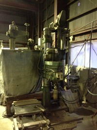 �ԗ��Ȃǂ̌���������{�[�����O�}�V��